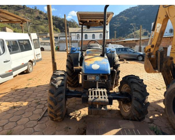 Foto de CARMÉSIA/MG - Trator New Holland, modelo TL75E