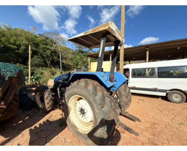 Foto de CARMÉSIA/MG - Trator New Holland, modelo TL75E
