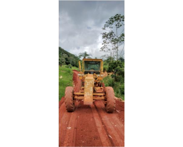 Foto de SANTO ANTONIO DO RIO ABAIXO/MG - Motoniveladora Caterpillar, modelo 120K.