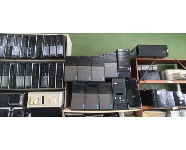 Foto de COLOMBO/PR - Sucatas diversas de TI, microcomputadores, monitores, impressoras, telefones