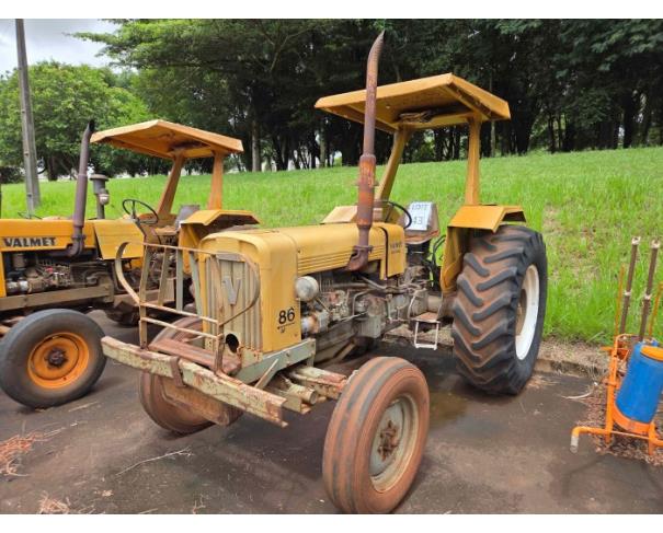 Foto de LONDRINA/PR - TRATOR AGRÍCOLA 4X2 MARCA VALMET MODELO 86ID