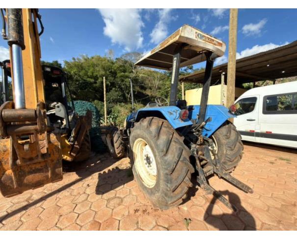 Foto de CARMÉSIA/MG - Trator New Holland, modelo TL75E