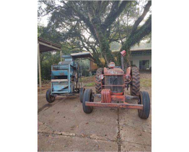 Foto de CHAPECÓ/SC - Trator agrícola de rodas - Ford modelo