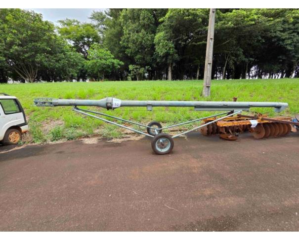 Foto de LONDRINA/PR - ROSCA SEM FIM, TRANSPORTADORA DE GRÃOS, TOCADA COM TOMADA DE FORÇA DE TRATOR