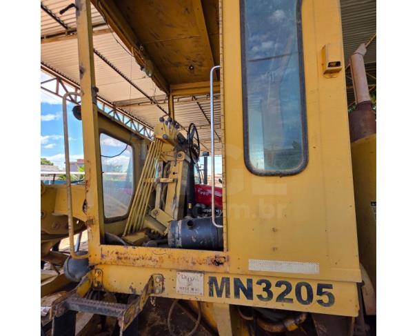 Foto de TUMIRITINGA/MG - Motoniveladora Caterpillar, modelo 120 G