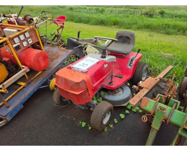 Foto de LONDRINA/PR - TRATOR AGRÍCOLA CORTADOR DE GRAMA MARCA GARTNER, SEM GARANTIAS DE MOTOR, PARTE ELÉTRICA E CÂMBIO