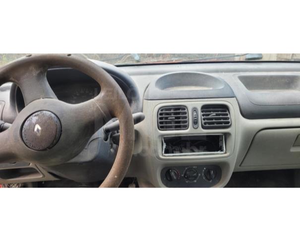 Foto de ARAMBARÉ/RS - Renault Clio Authentique 1.0 H, 2004/2004, GASOLINA 