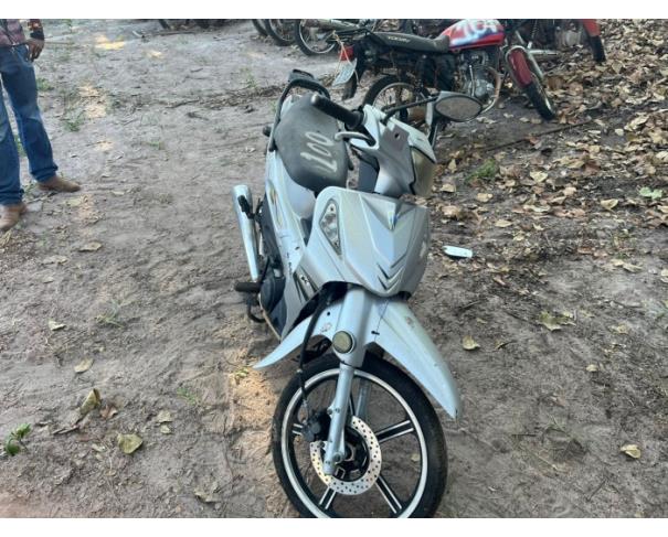 Foto de ARAGUAPAZ/GO - Motocicleta KASINSKI WIN 110 60 - PARA RETIRADA DE PEÇAS - MOTOR INSERVÍVEL
