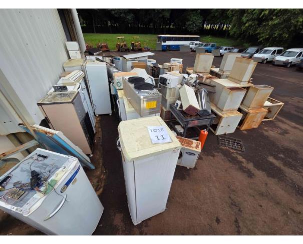Foto de LONDRINA/PR - SUCATAS DE GELADEIRAS, FREEZERS, CONDICONADORES DE AR, REFRIGERADORES, RESFRIADORES
