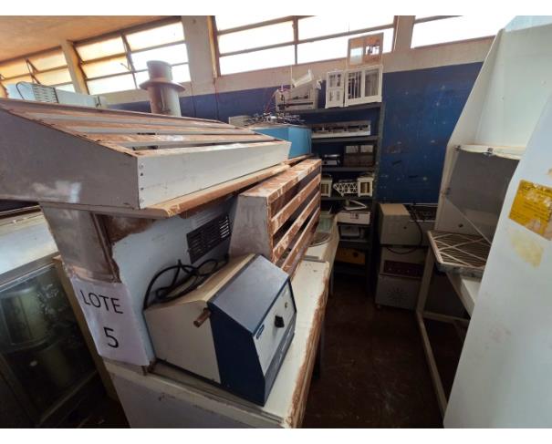 Foto de LONDRINA/PR - SUCATAS DE EQUIPAMENTOS LABORATORIAIS DIVERSOS, GERMINADORES, AUTOCLAVE, FREEZER - 80ºC, CAPELA DE EXAUSTÃO E DIVERSOS