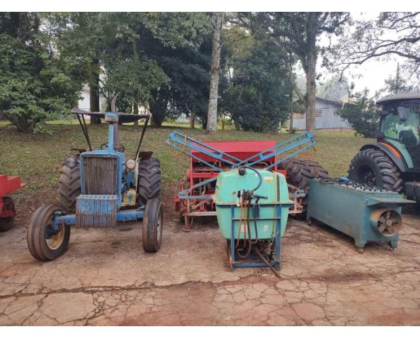 Foto de CHAPECÓ/SC -  LOTE DE TRATOR E IMPLEMENTOS AGRÍCOLAS