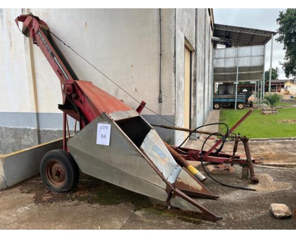Foto de PONTA GROSSA/PR - SUCATA DE COLHEITADEIRA DE MILHO ESPIGADEIRA 1 LINHA