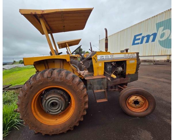 Foto de LONDRINA/PR - TRATOR AGRÍCOLA 4X2 MARCA CBT, MODELO 8440