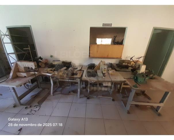 Foto de ELDORADO/MS - Diversos itens: máquinas industriais de costuras