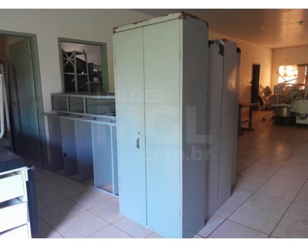 Foto de ELDORADO/MS - Diversos itens: estantes de aço com divisórias, armários de aço 02 portas com divisórias, armários de aço de 03 e 04 gavetas