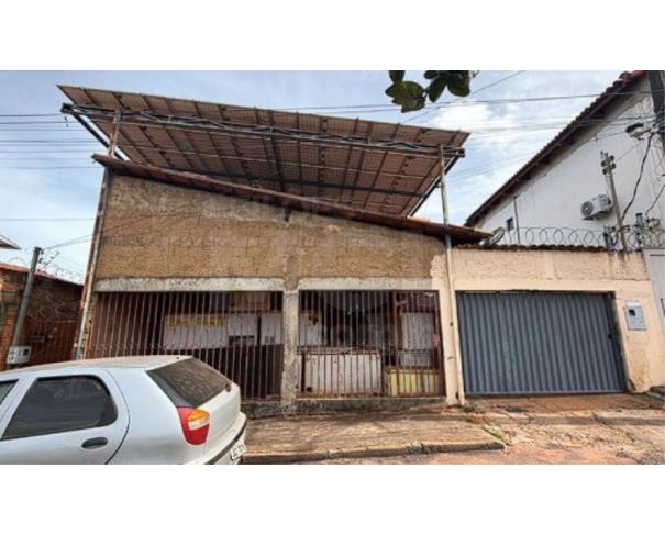 Foto de PARACATU/MG — Casa com terreno de  330.000 m² no Bairro Amoreiras