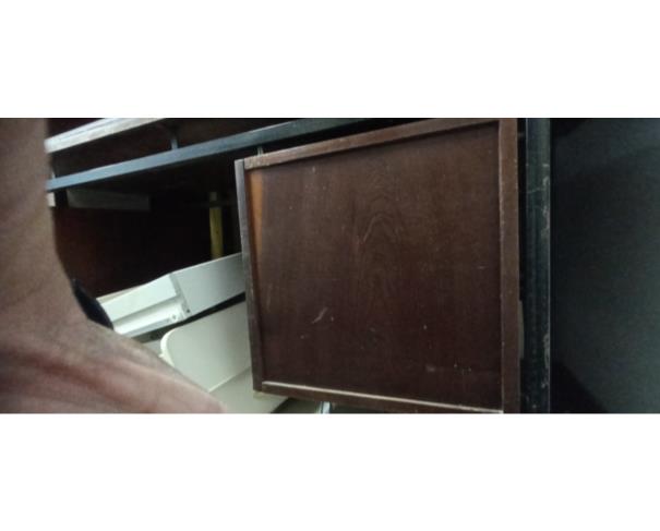 Foto de COLOMBO/PR - Sucatas diversas de móveis, cadeiras de escritório, mesas e outros