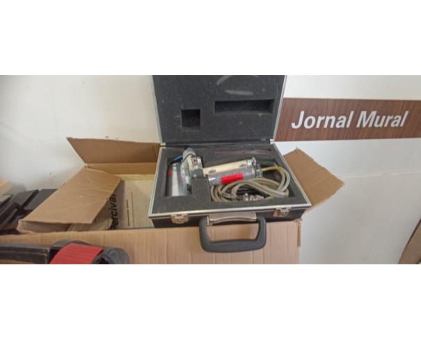 Foto de COLOMBO/PR - Sucatas de equipamentos laboratoriais e de manutenção diversos, câmaras de germinação, refrigerador, agitador, tupia, roçadeira