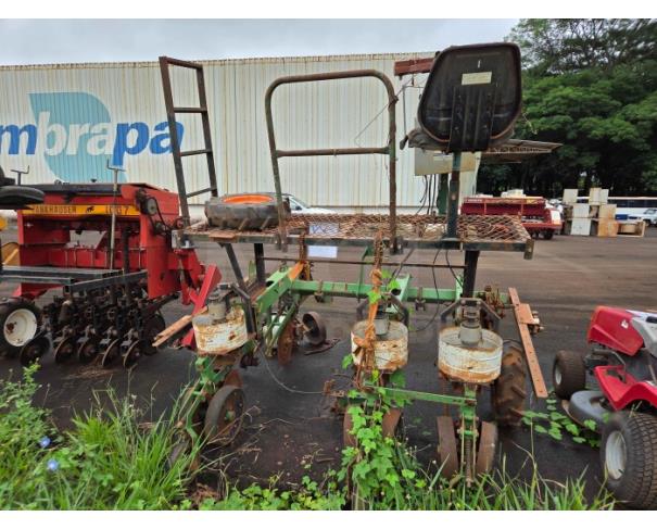 Foto de LONDRINA/PR - SUCATA DE PLANTADEIRA SFIL, FALTANDO PEÇAS, CARRINHOS DE SEMENTES E DISCOS DE CORTE