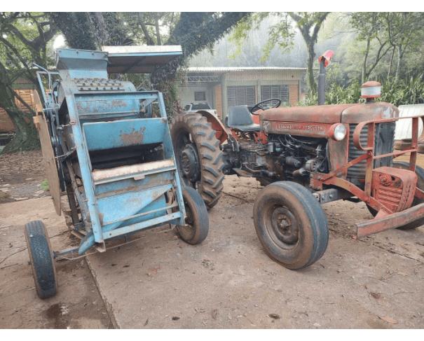 Foto de CHAPECÓ/SC - Trator agrícola de rodas - Ford modelo