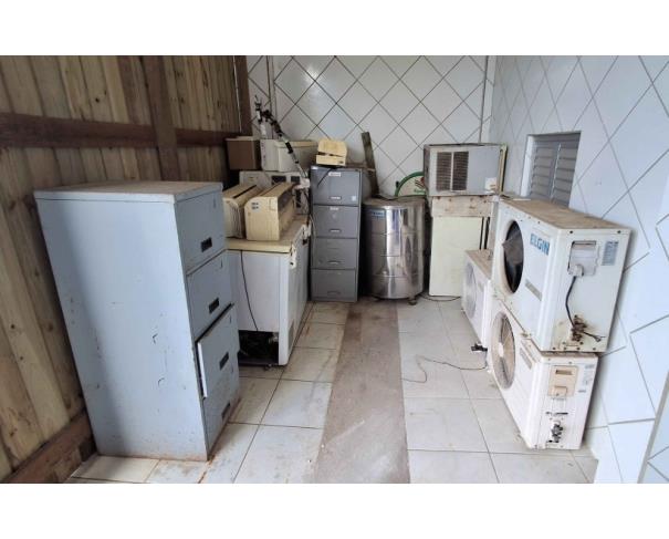 Foto de TUBARÃO/SC - LOTE DE MOBILIÁRIO, ELETRODOMÉSTICOS E EQUIPAMENTOS