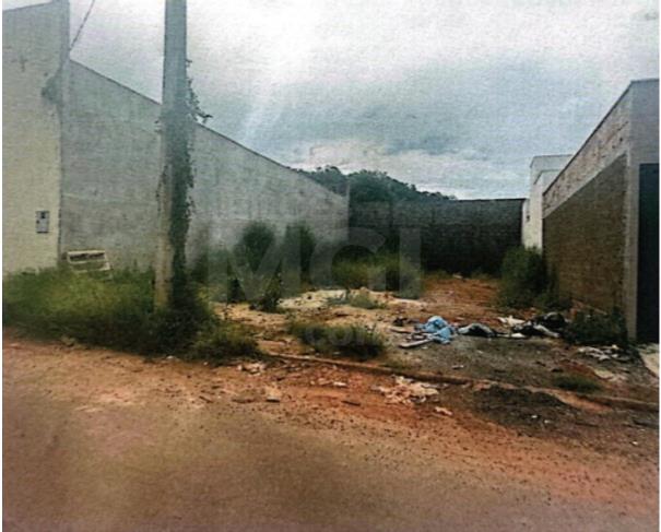 Foto de VAZANTE/MG — Lote com 300m² no Bairro Vitória