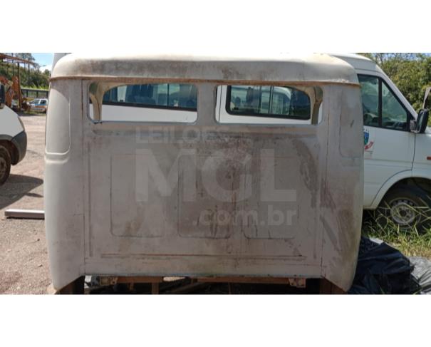 Foto de CARANDAÍ/MG - Cabine de Mercedes Benz 1120.