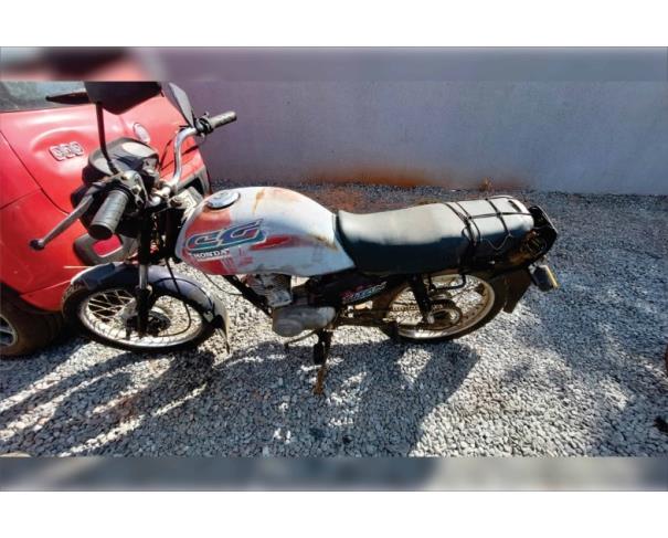 Foto de APARECIDA DE GOIÂNIA/GO - Motocicleta HONDA CG 125 Titan - PARA RETIRADA DE PEÇAS - MOTOR INSERVÍVEL