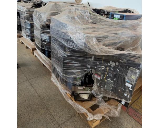 Foto de BRASILIA/DF - 5 CONJUNTOS DE SUCATAS DE ATM (PARTES, ESTRUTURAS E COMPONENTES METÁLICOS E ELETRÔNICOS) / 140 CASSETES DE ATM (SUCATA)