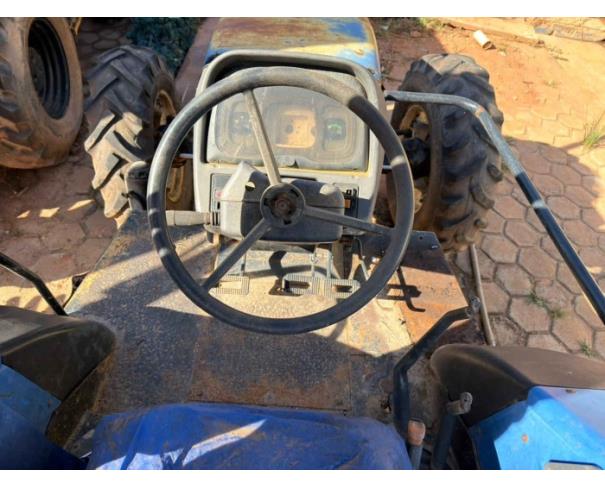 Foto de CARMÉSIA/MG - Trator New Holland, modelo TL75E