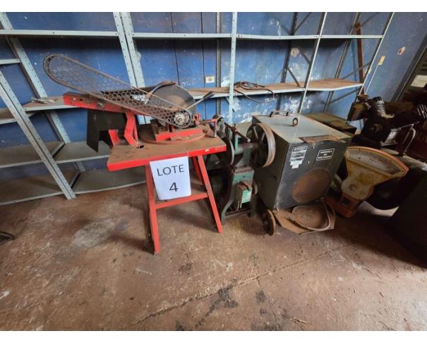 Foto de LONDRINA/PR - SUCATAS DE MATERIAIS DE OFICINA, COMPRESSOR COM AVARIAS, TORNO, MÁQUINAS DE SOLDA, SERRA