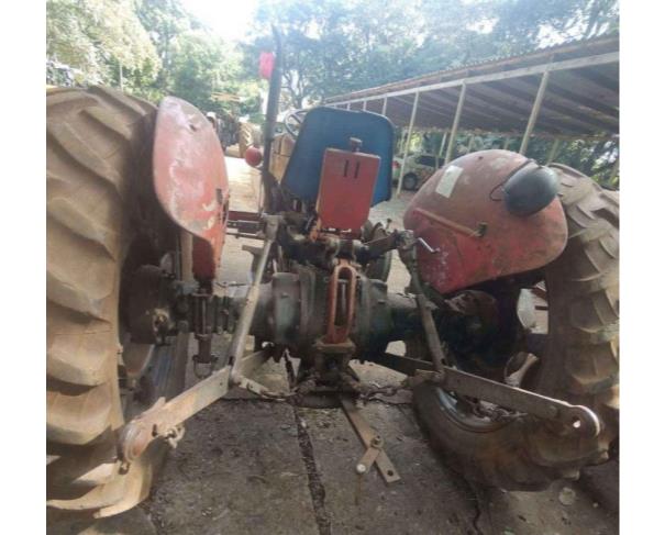 Foto de CHAPECÓ/SC - Trator agrícola de rodas - Ford modelo