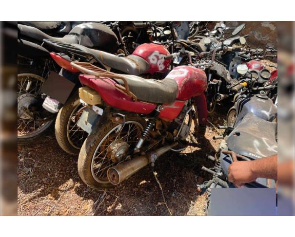 Foto de ARAGUAPAZ/GO - Lote com 04 motos e 1 carro - SUCATAS PARA DESTRUIÇÃO