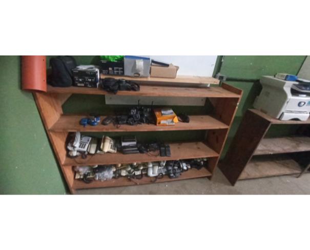 Foto de COLOMBO/PR - Sucatas diversas de TI, microcomputadores, monitores, impressoras, telefones