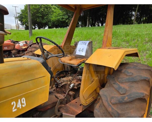 Foto de LONDRINA/PR - TRATOR AGRÍCOLA 4X2 MARCA VALMET MODELO 88ID