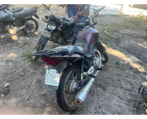 Foto de ARAGUAPAZ/GO - Lote com 04 motos e 1 carro - SUCATAS PARA DESTRUIÇÃO