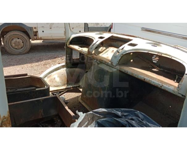 Foto de CARANDAÍ/MG - Cabine de Mercedes Benz 1120.