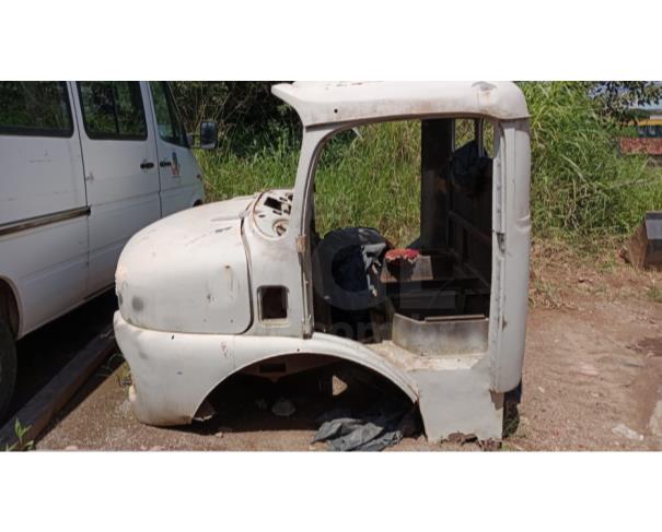 Foto de CARANDAÍ/MG - Cabine de Mercedes Benz 1120.