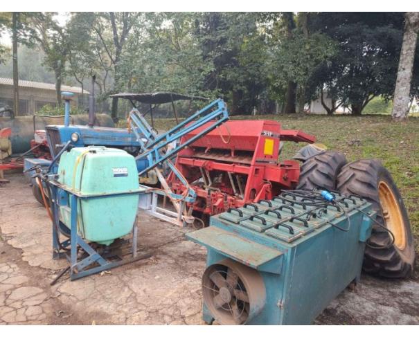 Foto de CHAPECÓ/SC -  LOTE DE TRATOR E IMPLEMENTOS AGRÍCOLAS