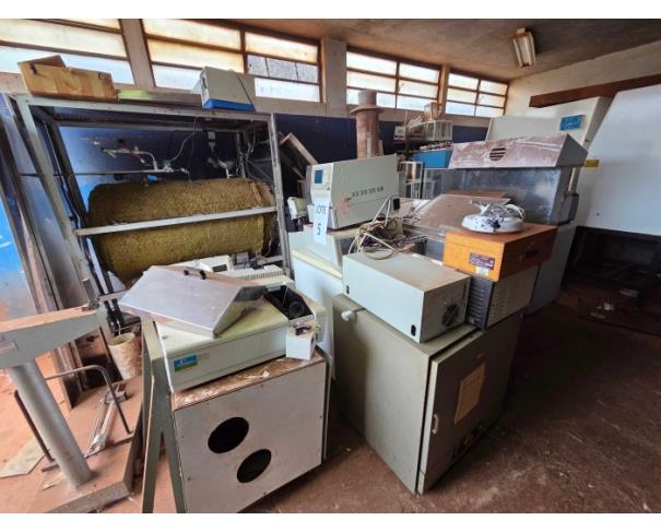 Foto de LONDRINA/PR - SUCATAS DE EQUIPAMENTOS LABORATORIAIS DIVERSOS, GERMINADORES, AUTOCLAVE, FREEZER - 80ºC, CAPELA DE EXAUSTÃO E DIVERSOS