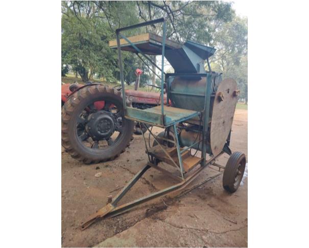 Foto de CHAPECÓ/SC - Trator agrícola de rodas - Ford modelo